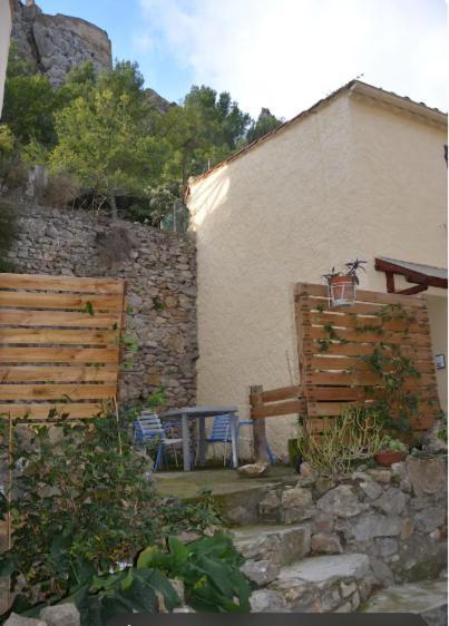 Gite Rue Tranquille Padern ภายนอก รูปภาพ